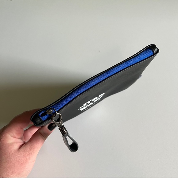 Star Wars x United Zip Up Amenity Bag - Picture 3 of 4